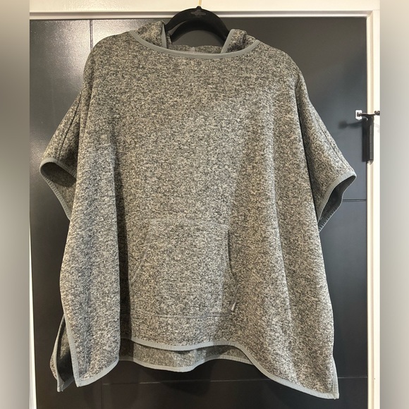 Eddie Bauer Poncho - Picture 1 of 6